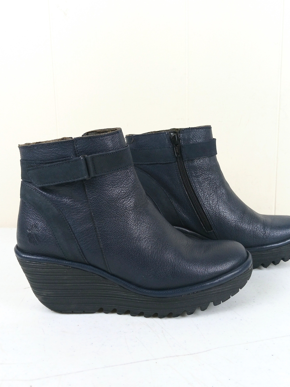Fly London Navy Leather Wedge Ankle Boots Women Size 39 US 8-8.5 Side Zip
